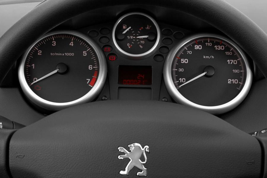  Peugeot 207 2006 года  (фото 78 из 180)
